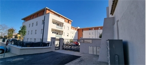 t3 à la location -   30400  VILLENEUVE LES AVIGNON, surface 64 m2 location t3 - UBI443347382